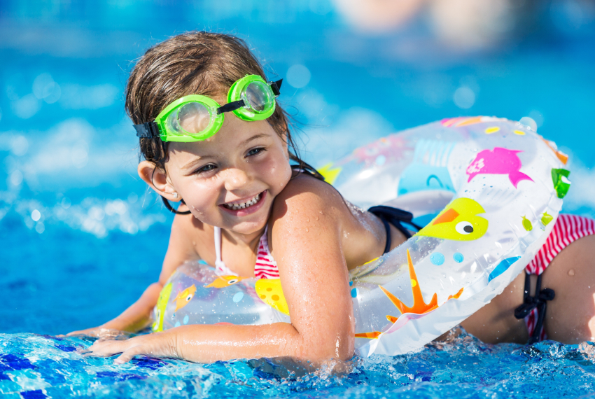 How to Throw a Summer Pool Party For Kids